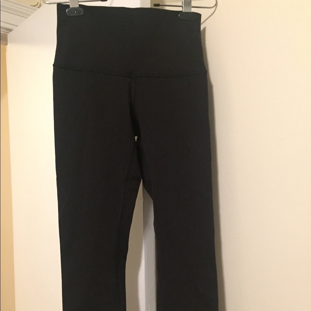 Lululemon Black crop legging W/thick waist band